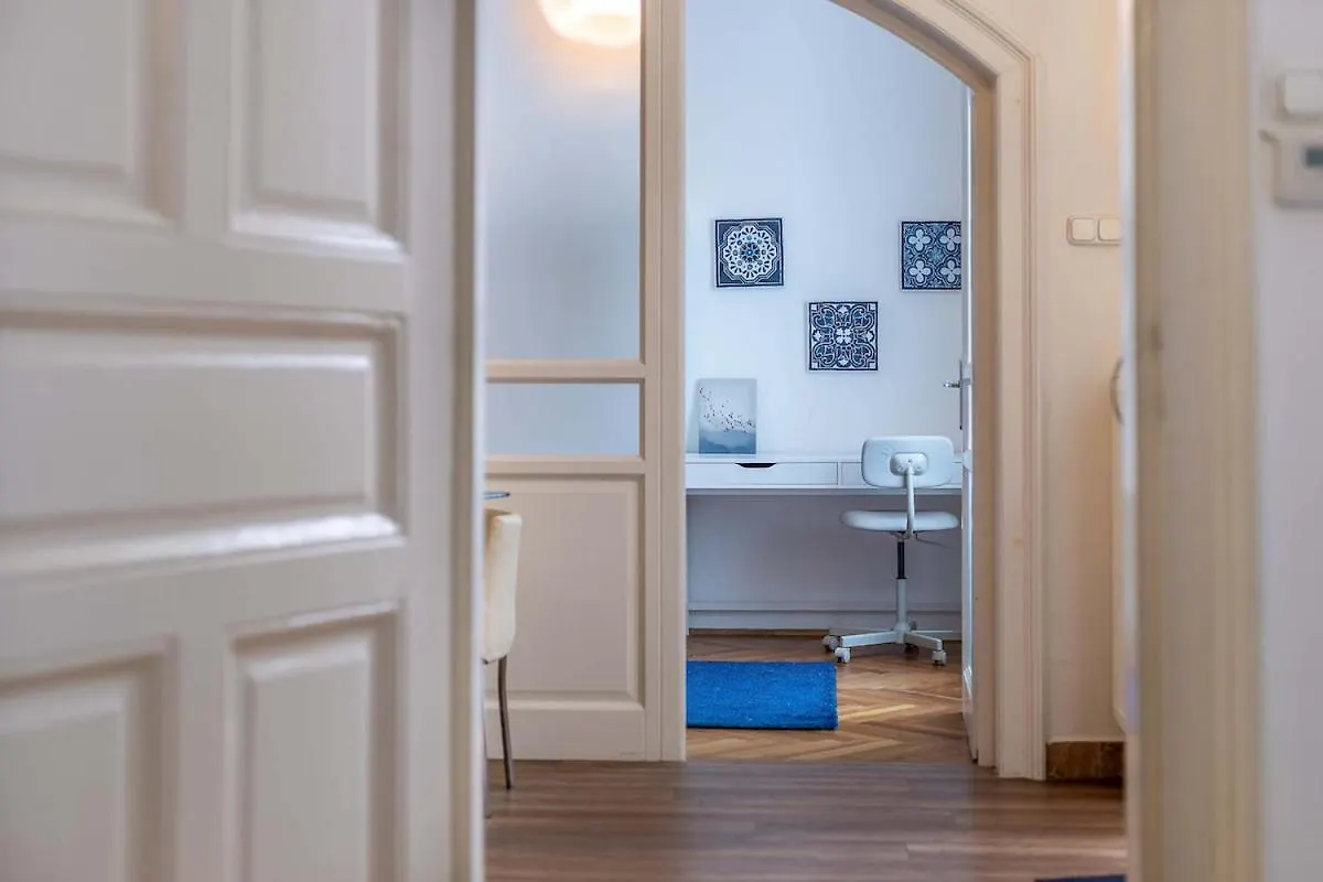 Appartement Sassoon - 2-Bedroom Elegant Airy Home At Deak Ter Budapest Hongrie