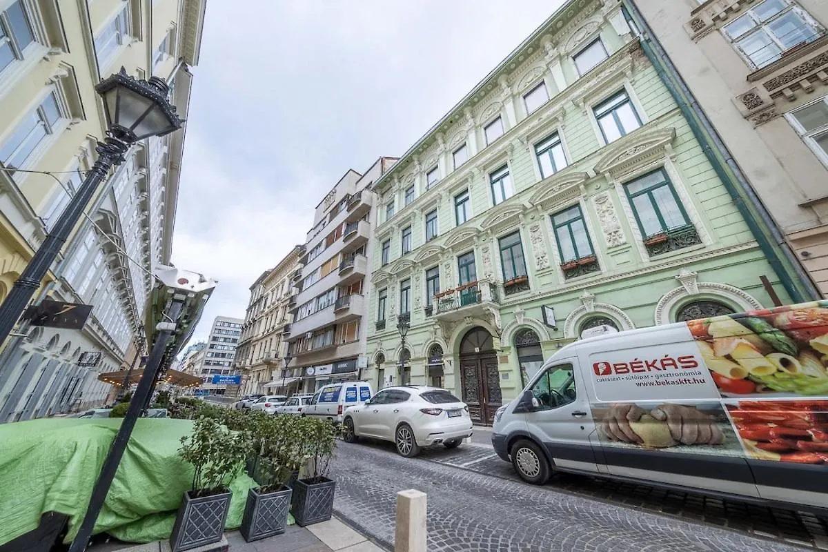 Appartement Sassoon - 2-Bedroom Elegant Airy Home At Deak Ter Budapest