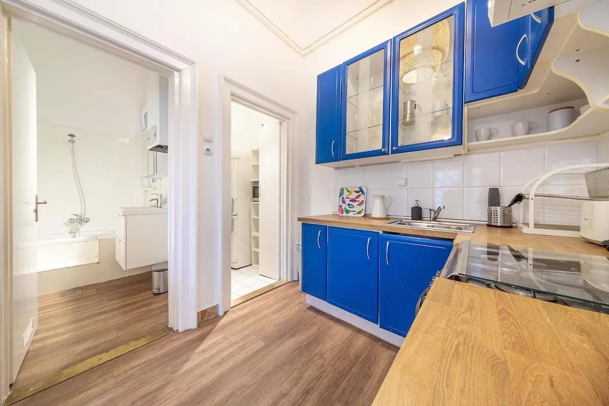 Appartement Sassoon - 2-Bedroom Elegant Airy Home At Deak Ter Budapest Hongrie