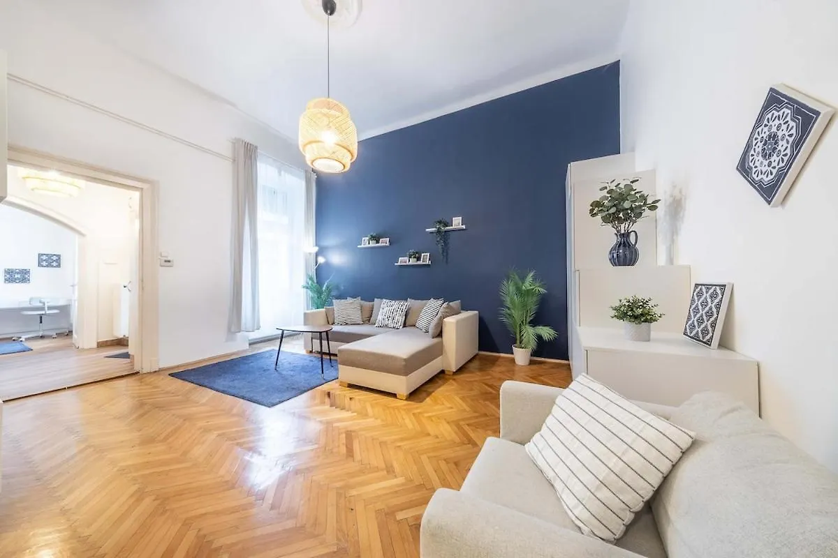 Sassoon - 2-Bedroom Elegant Airy Home At Deak Ter Budapest